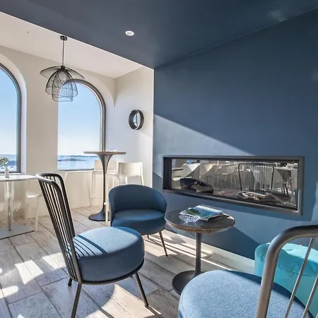 Pavillon De La 3*